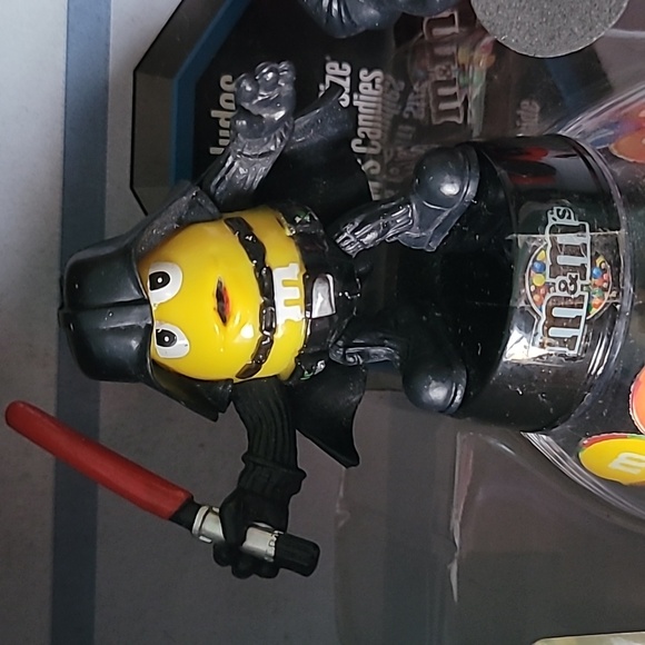 *Rare* 2012 Star Wars Gift Pack Candy Dispenser and Candy Fan - Picture 3 of 10